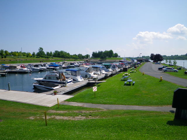 marina-200-cornwall-canada_1.jpg